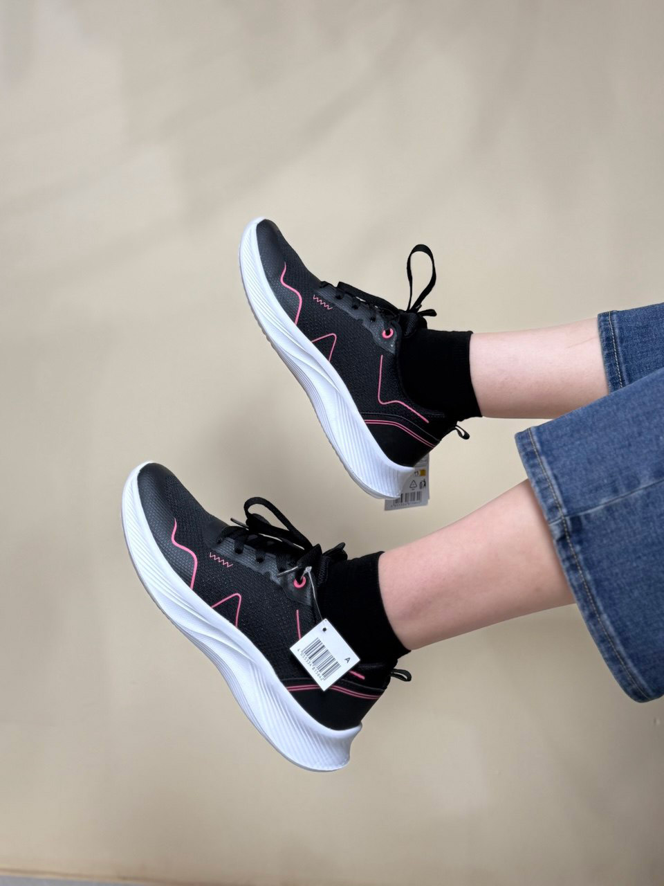 کتونی زنانه باشگاهی کریویت مشکی MO