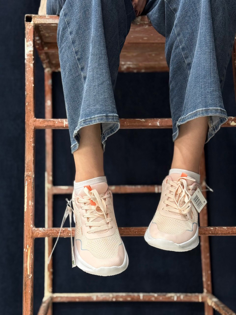 کتونی زنانه باشگاهی کریویت صورتی MO